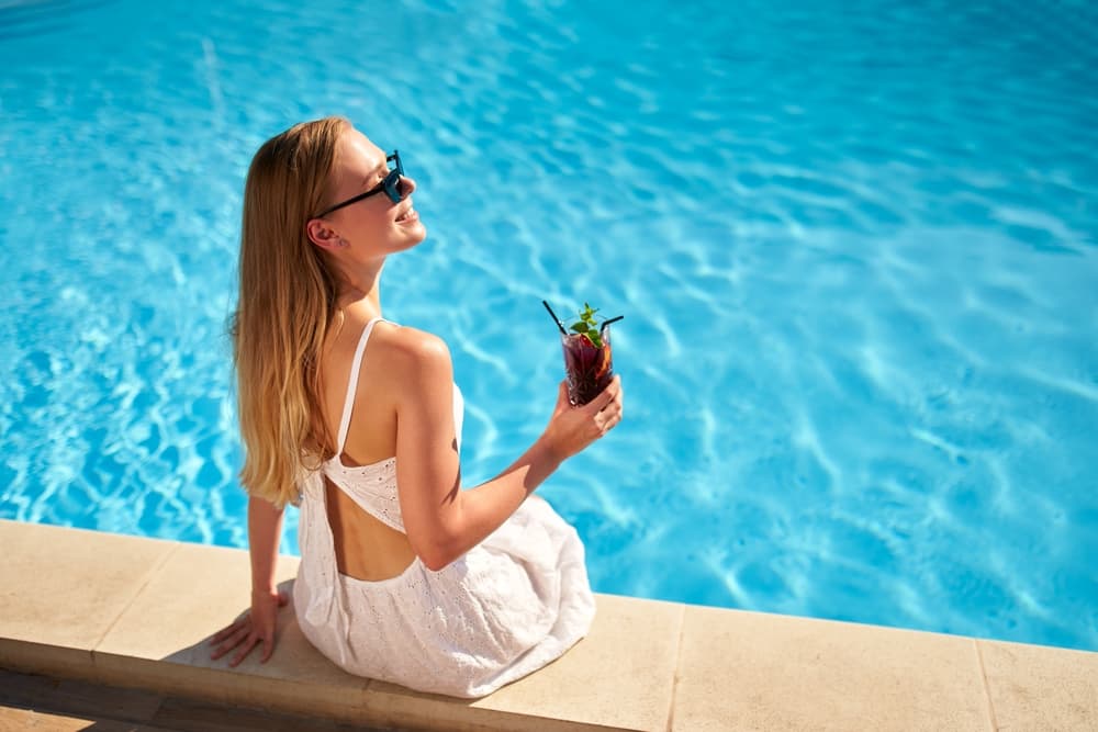 The Ritz-Carlton Abu Dhabi, Grand Canal swimming pool view
